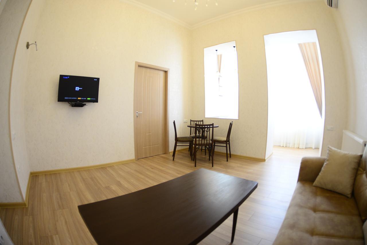 Ana'S Apartment In Old Tbilisi Bagian luar foto